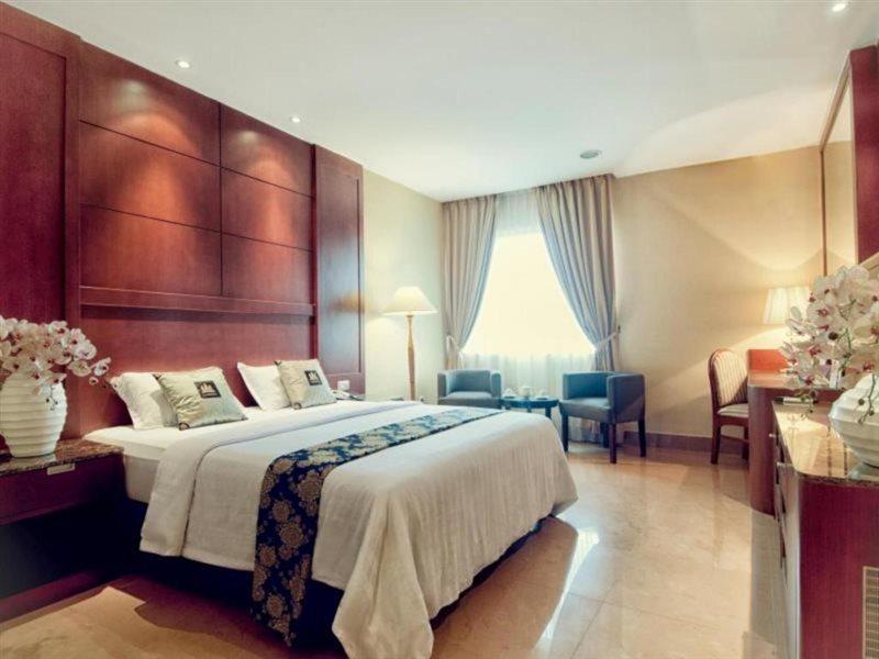 Grand Sakura Hotel Medan Exterior foto