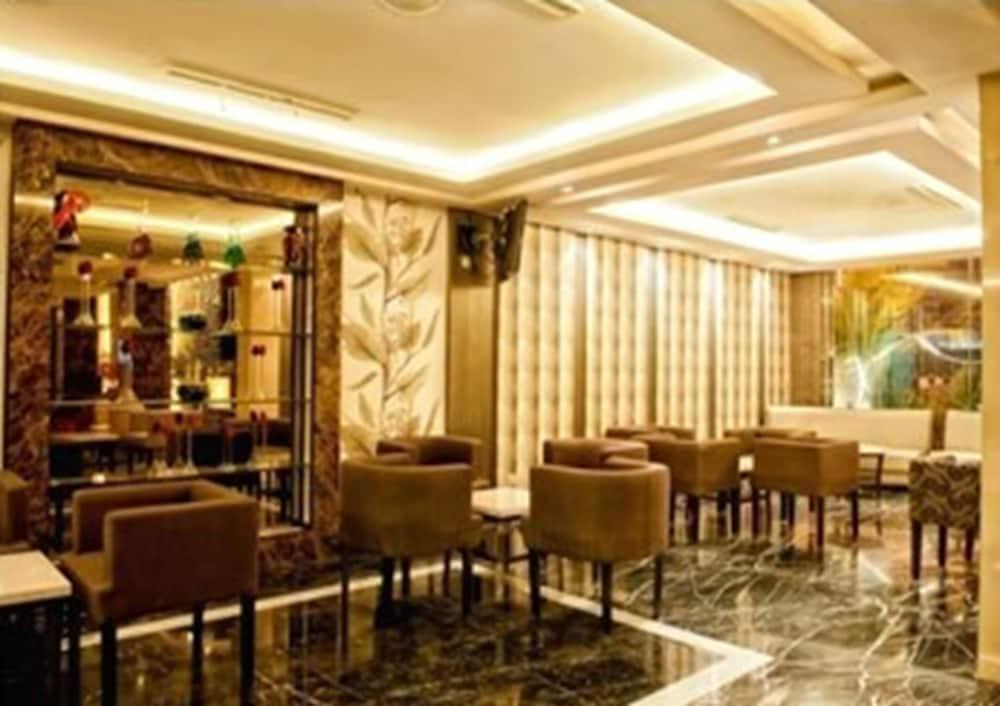 Grand Sakura Hotel Medan Exterior foto