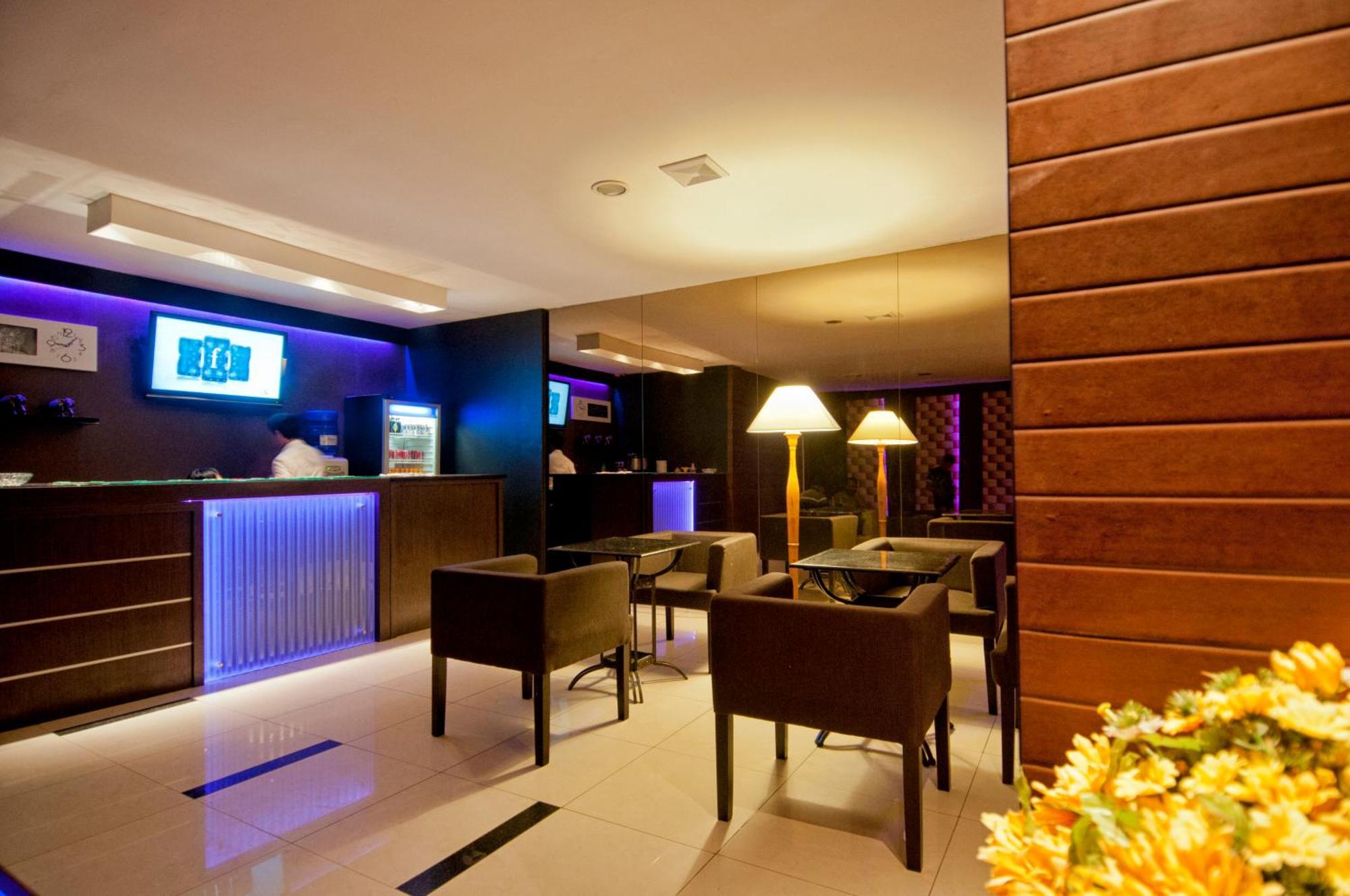 Grand Sakura Hotel Medan Exterior foto