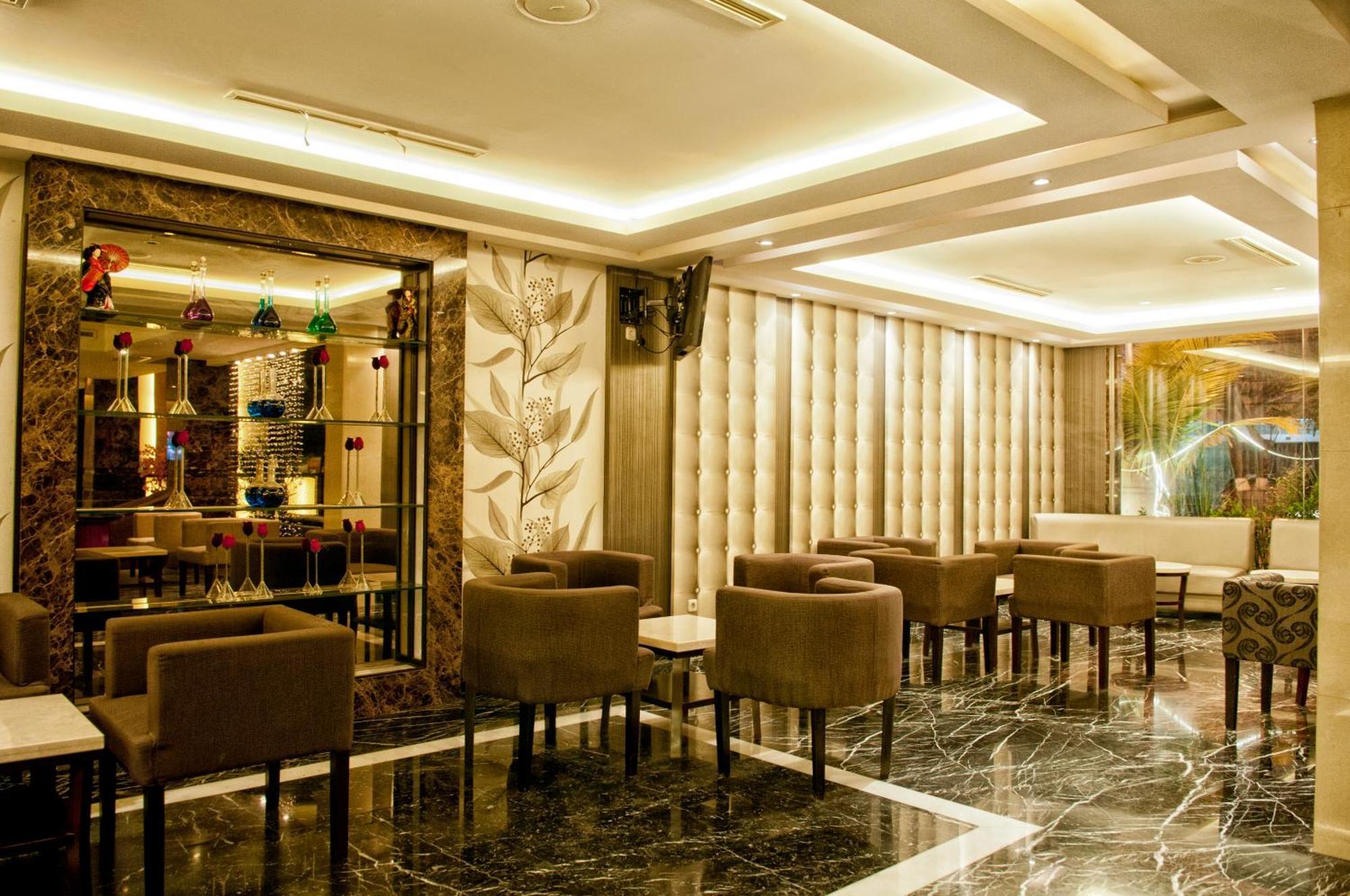 Grand Sakura Hotel Medan Exterior foto