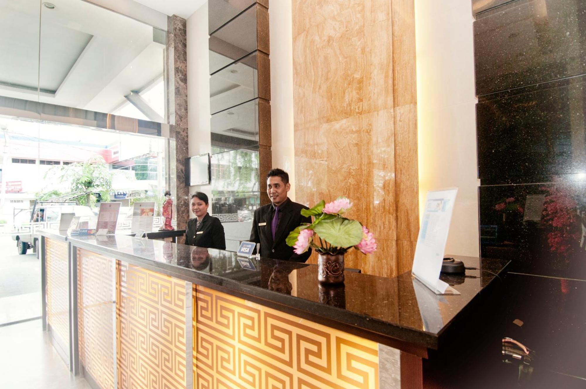 Grand Sakura Hotel Medan Exterior foto
